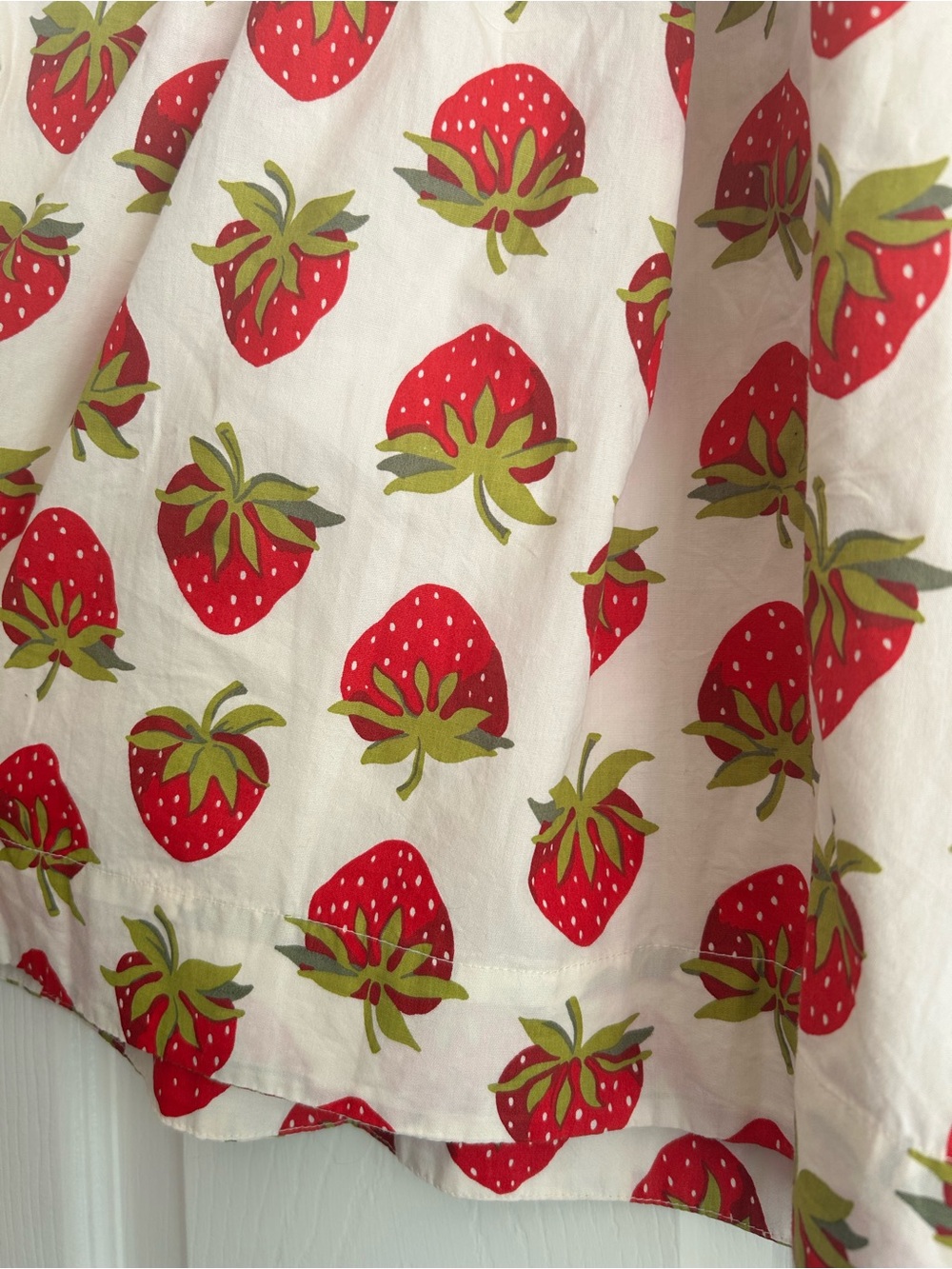 ModCloth strawberry print skirt size 2x - Picture 2 of 4